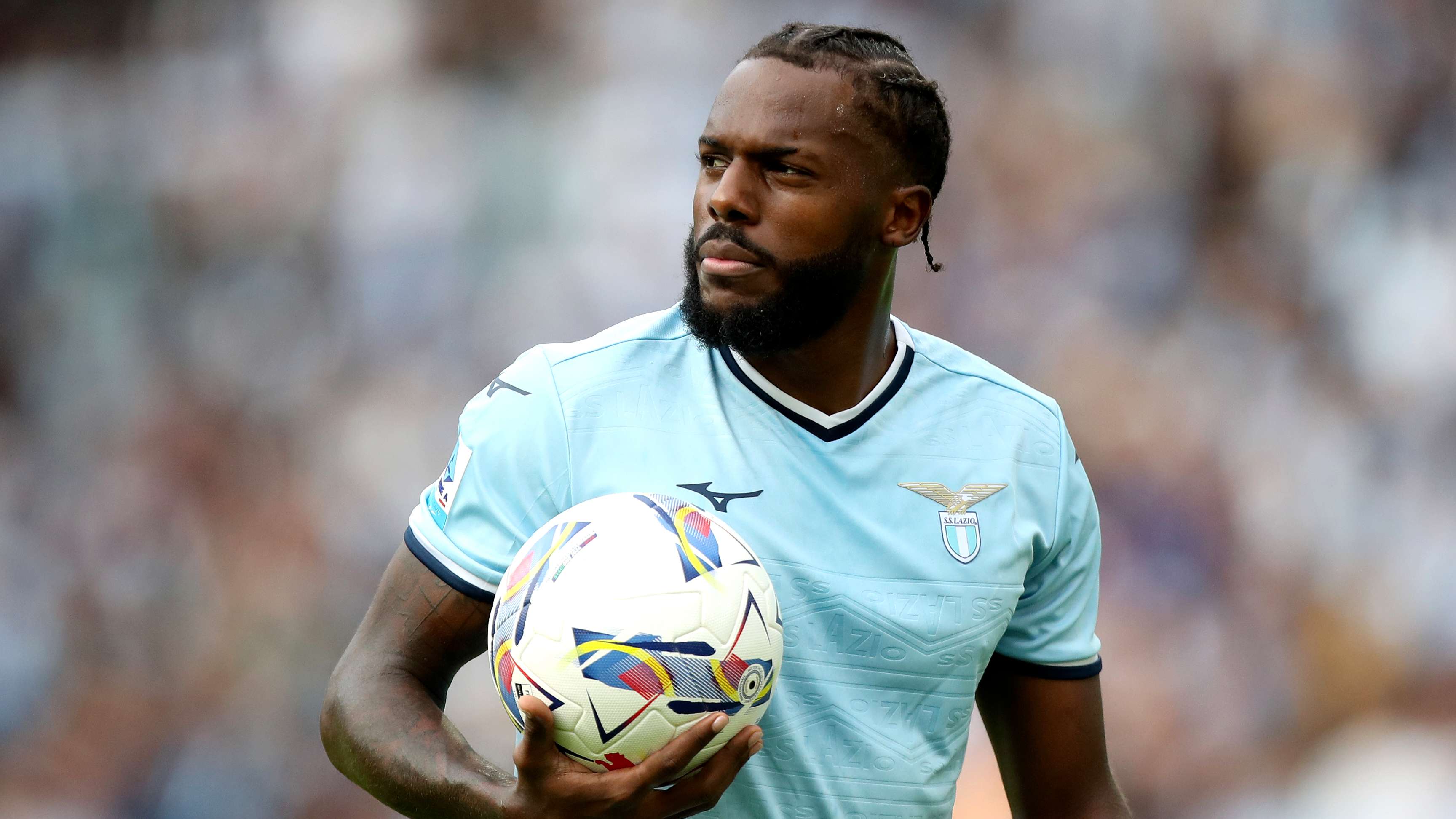 的表现令人 的表现令人